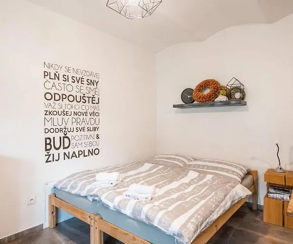Ve Dvoře Apartamento Ratiskovice