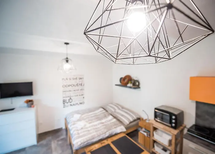 Apartamento Ve Dvoře Ratiskovice